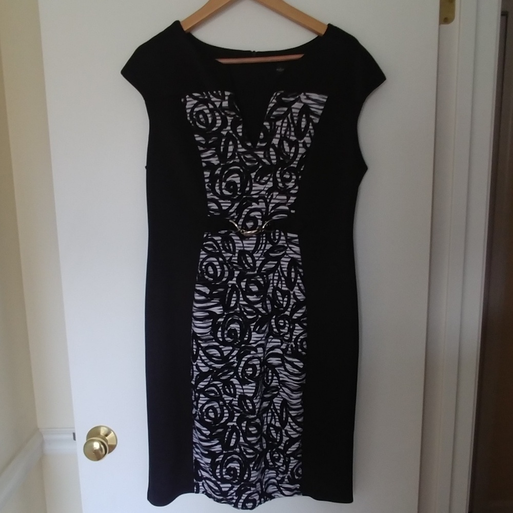 Stylish knee length size 12 professional